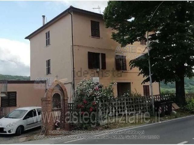 Appartamento in vendita a Macine, Marche