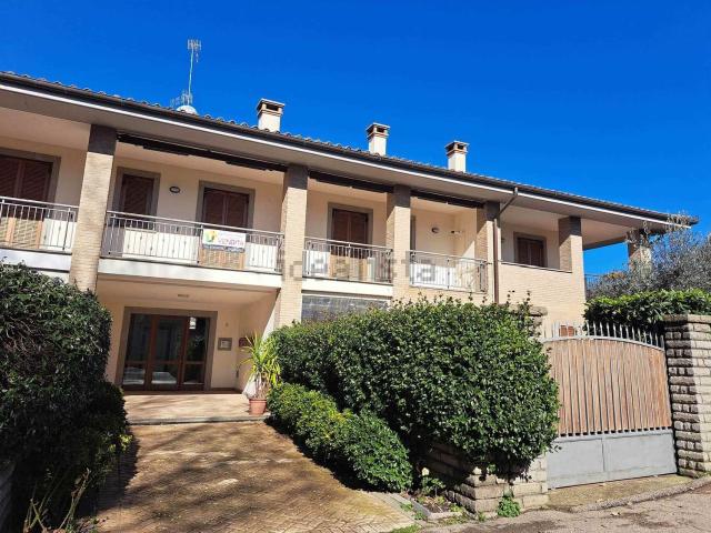 Appartamento in vendita a Mazzetta, Viterbo