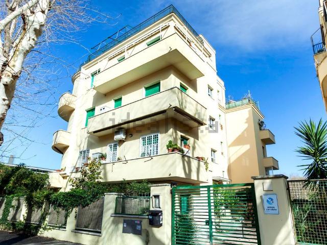 Appartamento in vendita a Lido di Ostia, Roma Capitale