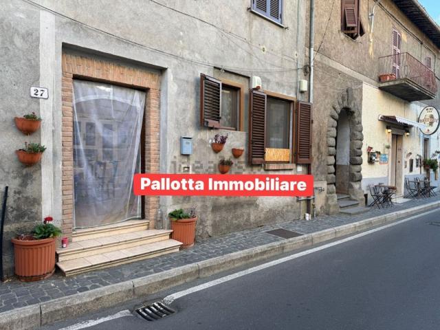 Appartamento in vendita a Capodimonte, Viterbo