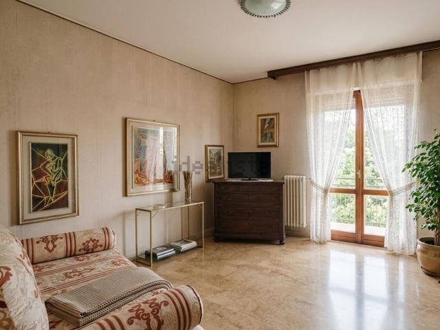 Appartamento in vendita a Calcinate, Lombardia