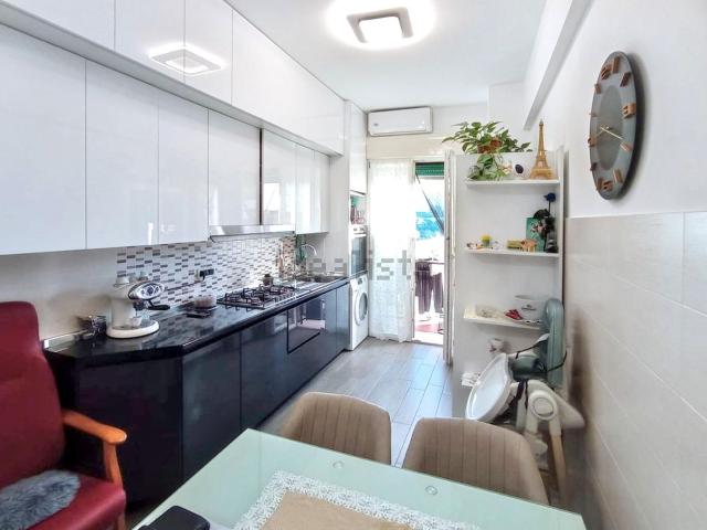 Appartamento in vendita a Pra', Genova