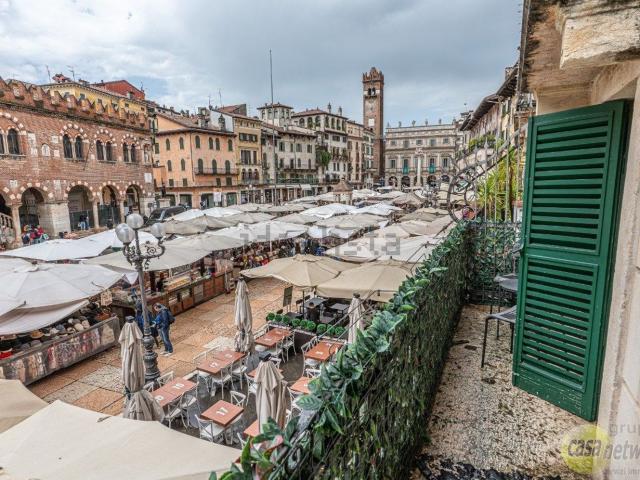Appartamento in vendita a Centro storico, Brenzone