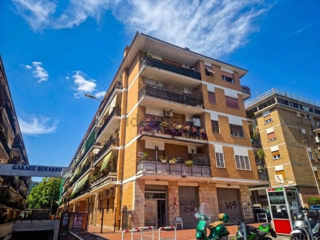 Appartamento in vendita a La Buca, Roma