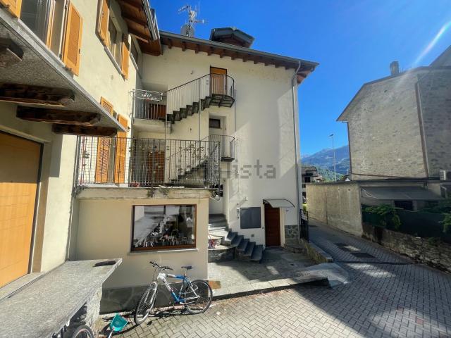 Appartamento in vendita a Morbegno, Lombardia