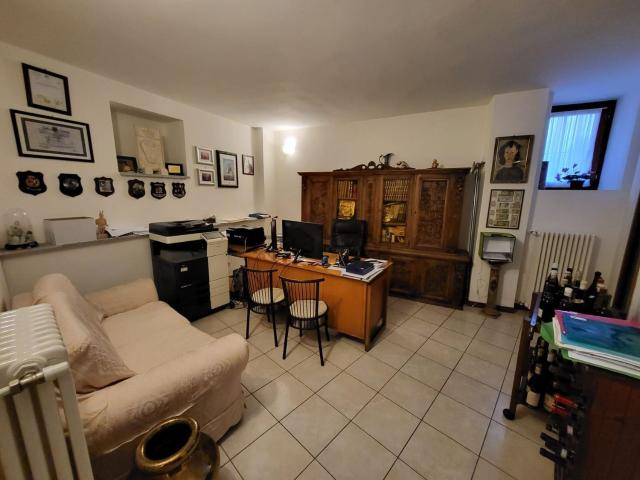 Appartamento in vendita a Barni, Lombardia