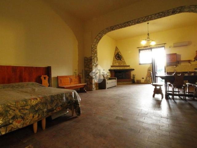 Appartamento in vendita a Canino, Viterbo