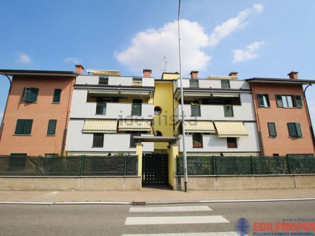 Appartamento in vendita a Ceriano Laghetto, Monza e della Brianza