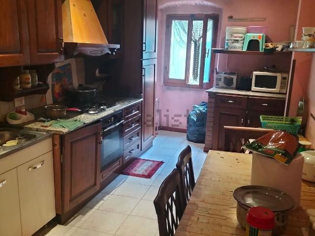Appartamento in vendita a Montevarchi, Toscana