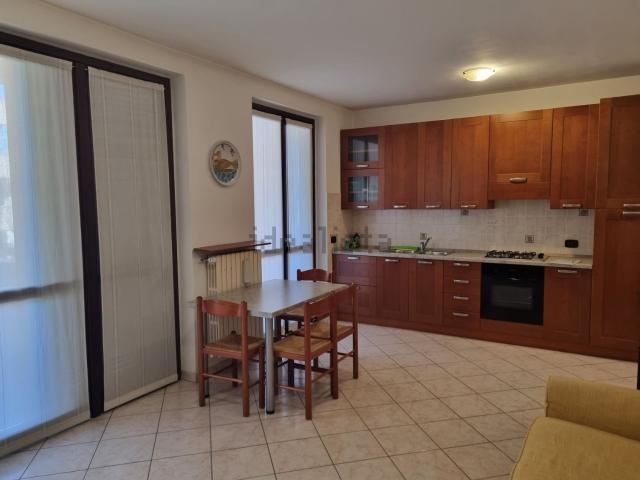 Appartamento in vendita a Cesano Maderno, Lombardia