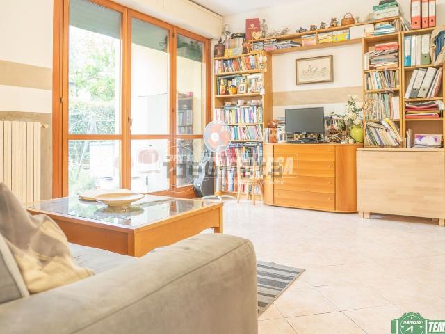 Appartamento in vendita a Sovico, Lombardia