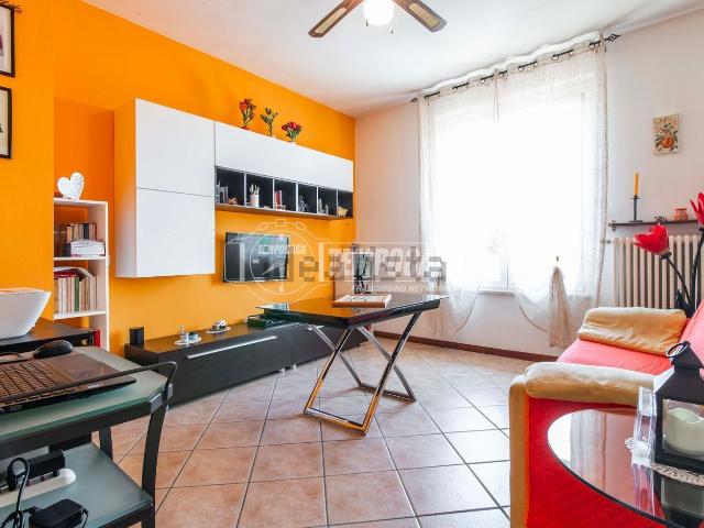 Appartamento in vendita a Guanzate, Como