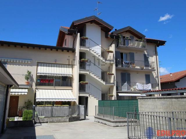 Appartamento in vendita a Lazzate, Monza e della Brianza