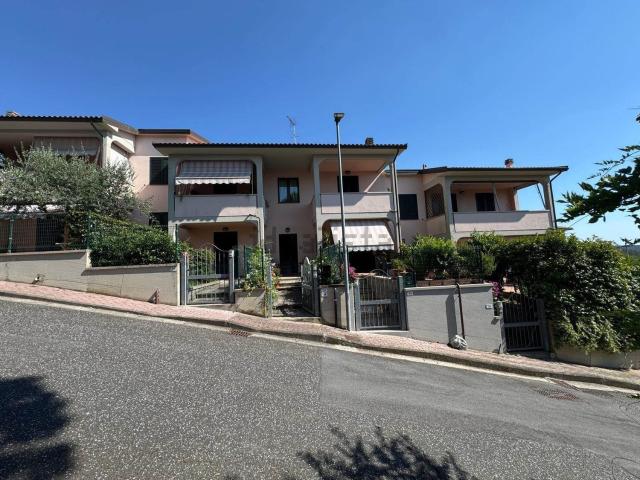 Appartamento in vendita a Castellina Marittima, Toscana