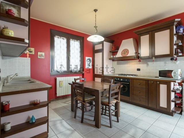 Appartamento in vendita a Bonate Sopra, Lombardia