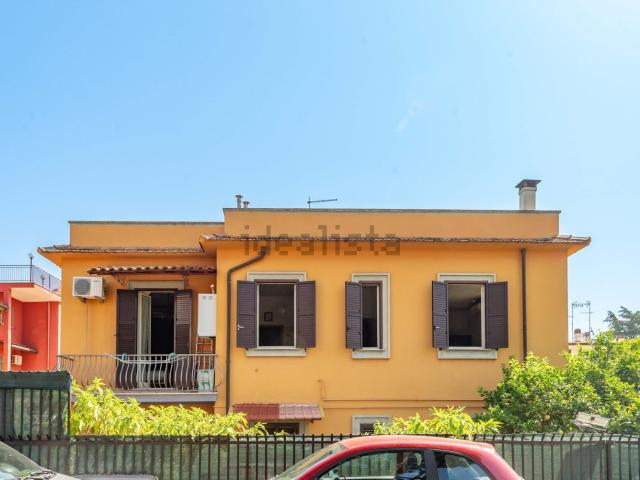 Appartamento in vendita a Osteria del Curato, Roma Capitale