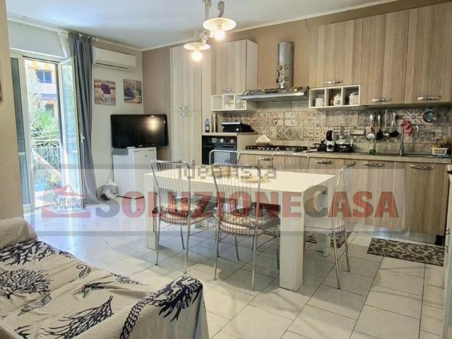 Appartamento in vendita a Santa Teresa di Riva, Messina