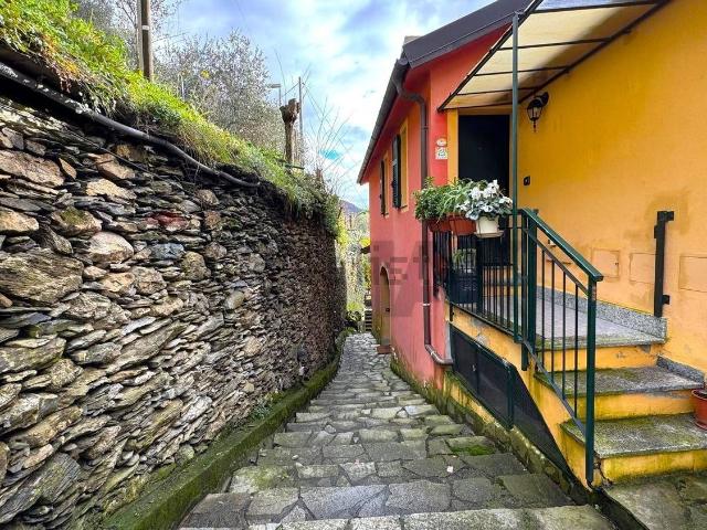 Appartamento in vendita a Avegno, Liguria