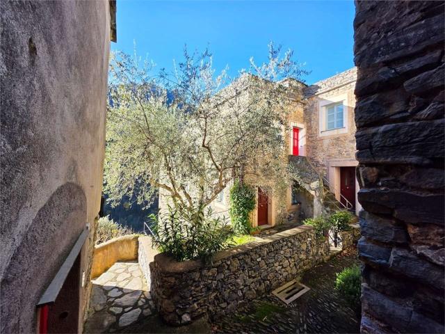 Appartamento in vendita a Castelbianco