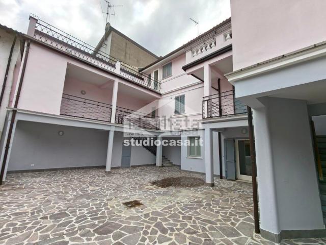 Appartamento in vendita a Vailate, Lombardia