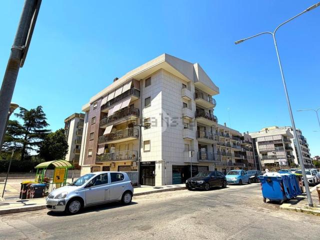 Appartamento in vendita a Rione San Ciro, Puglia