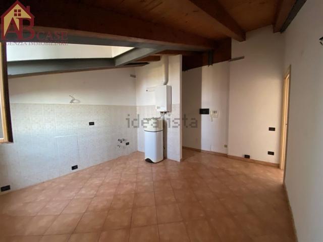 Appartamento in vendita a Gambolò, Lombardia