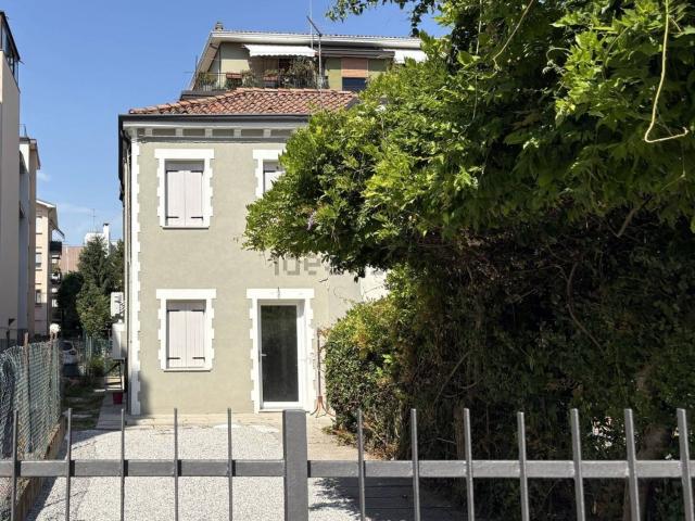 Appartamento in vendita a Mestre-Carpenedo, Venezia