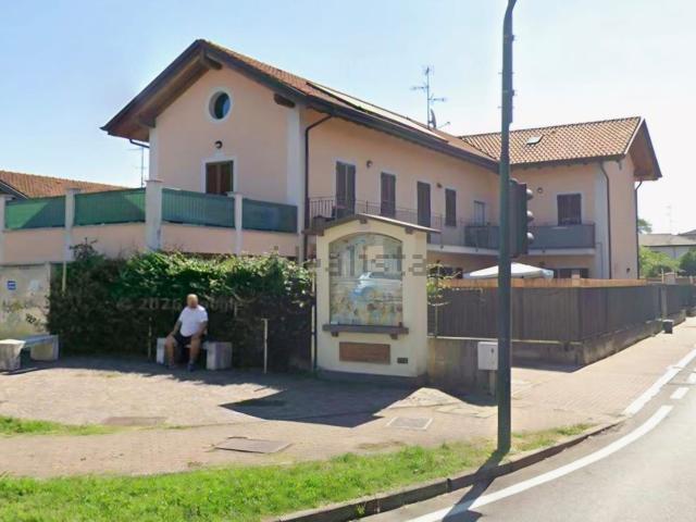 Appartamento in vendita a Ferno, Lombardia