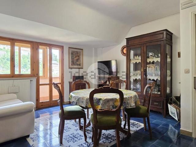 Appartamento in vendita a Cascia, Umbria