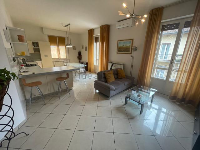 Appartamento in vendita a Centro Direzionale, Prato