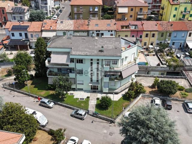 Appartamento in vendita a Sud-Est, Brenzone