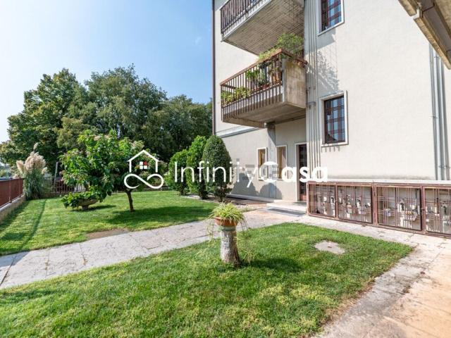 Appartamento in vendita a Sommacampagna, Verona