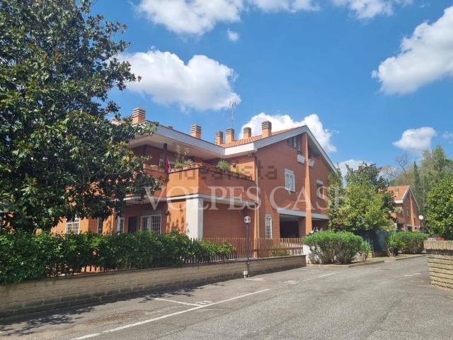 Appartamento in vendita a Casale Prima Porta, Roma Capitale