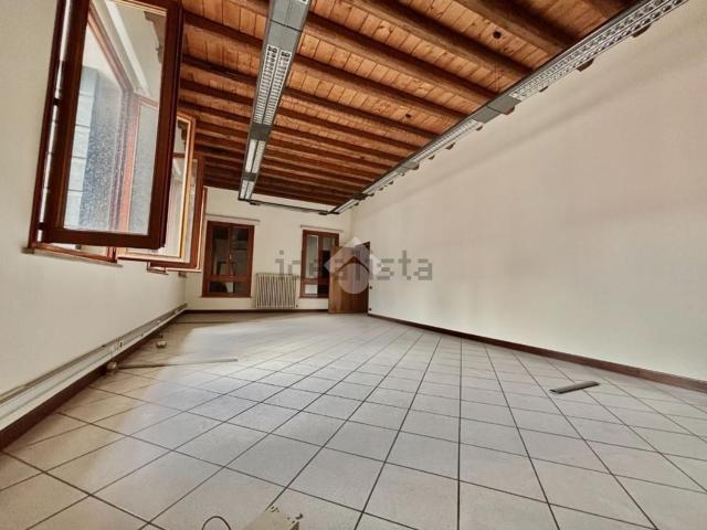 Appartamento in vendita a Cornuda, Veneto