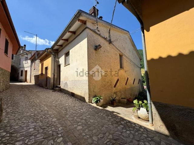 Appartamento in vendita a Cascia, Umbria