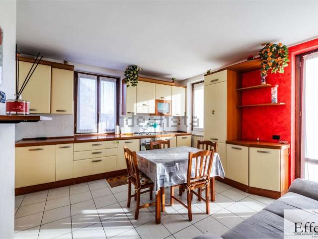 Appartamento in vendita a Brebbia, Lombardia