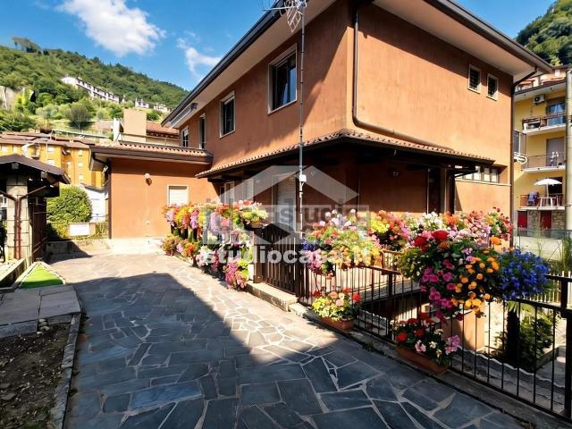 Appartamento in vendita a Castro, Lombardia