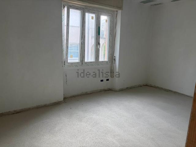 Appartamento in vendita a Borgomanero, Novara