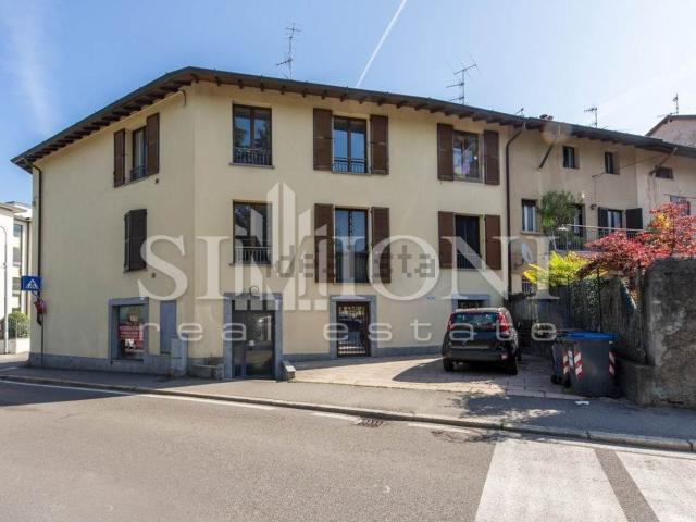 Appartamento in vendita a Valle Olona, Varese