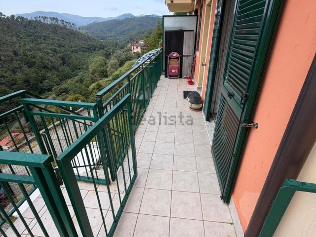 Appartamento in vendita a Follo, Liguria