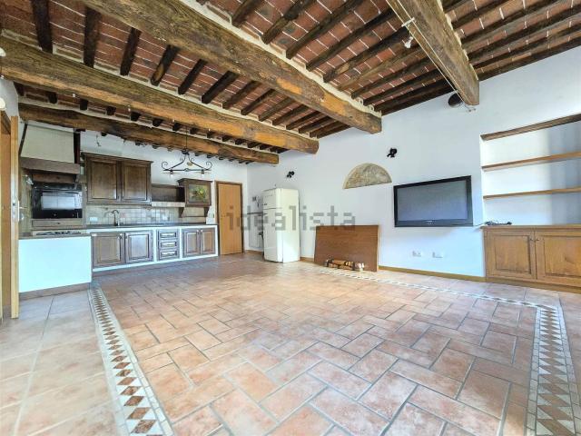 Appartamento in vendita a Camaiore, Toscana