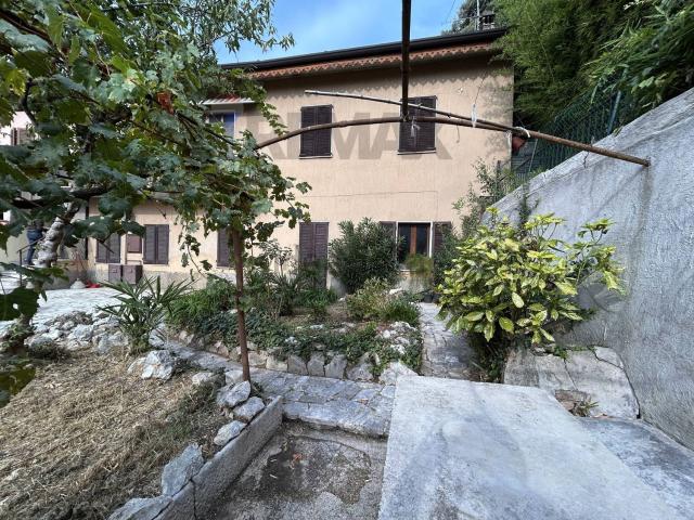Appartamento in vendita a Zona Est, Brescia