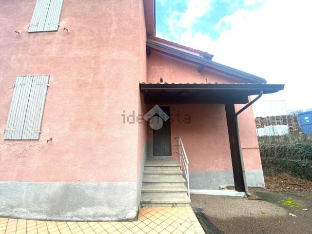 Appartamento in vendita a Fornovo Di Taro, Reggio Emilia