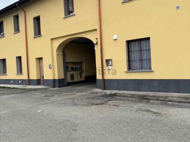 Appartamento in vendita a Caponago, Lombardia