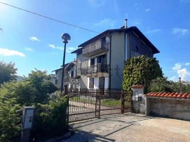 Appartamento in vendita a Comunità Montana della Valle Brembana, Zogno