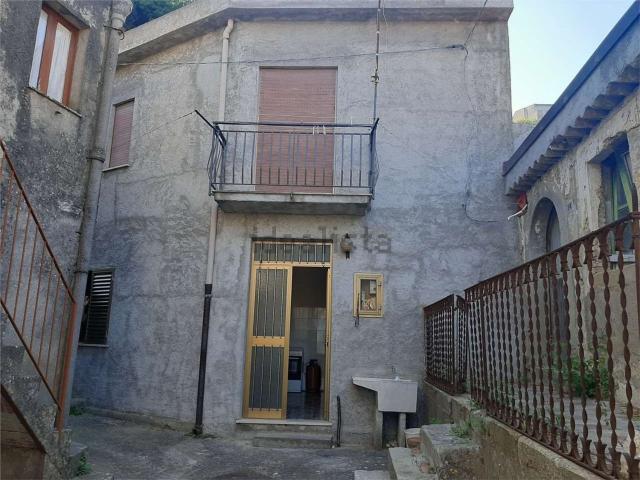 Appartamento in vendita a Naso, Messina