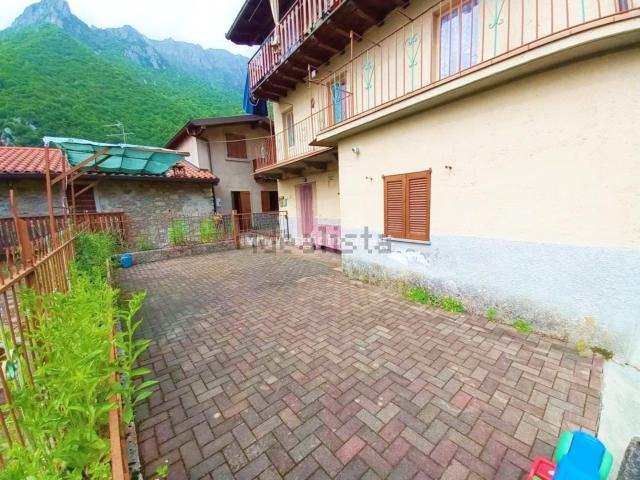 Appartamento in vendita a Ardesio, Lombardia