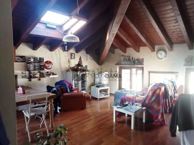 Attico in vendita a Villaggio Marcolini, Botticino