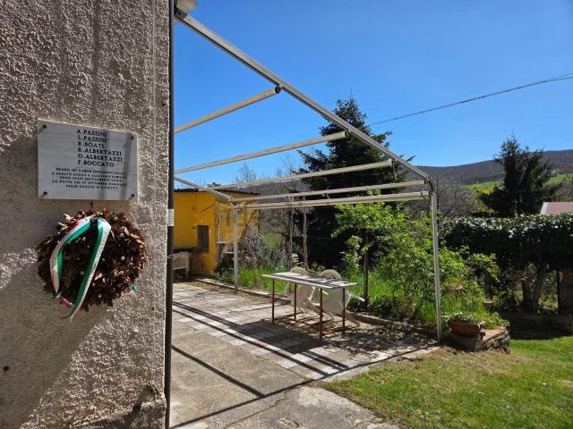 Appartamento in vendita a Burzanella, Camugnano