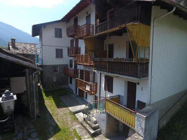 Appartamento in vendita a Antey Saint André, Aosta
